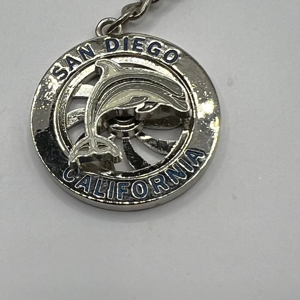 San Diego California Dolphin‎ Keychain Spinning Porpoise Center
